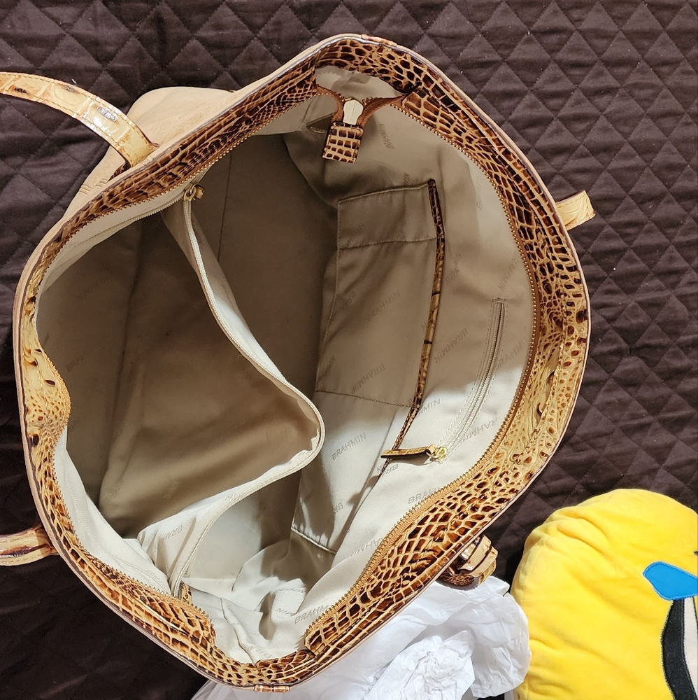 Brahmin Tote - Picture 8 of 9